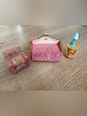Fisher Price Loving Family Bedroom Set Daybed Chair Nightstand Lamp Dollhouse